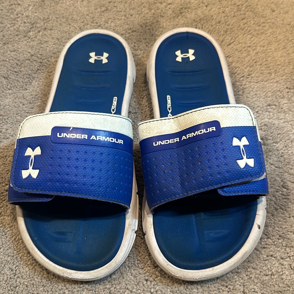 Gently Used Boys Under Armour Slides Size 5